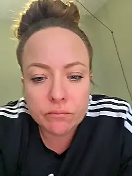 julimonroe online show from March 2026 10:24:01 PM