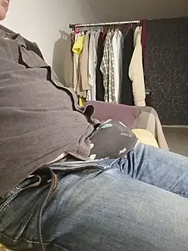 Saysomething3 online show from November 2025 01:04:02 AM