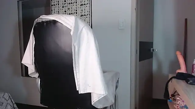 Snapshot of DanielaDuff chatting on February 2025 03:40:01 PM DanielaDuff online show from February 2025 03:40:01 PM