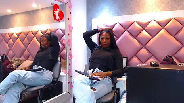 Snapshot of DanielaDuff chatting on September 2025 07:35:01 PM DanielaDuff online show from September 2025 07:35:01 PM