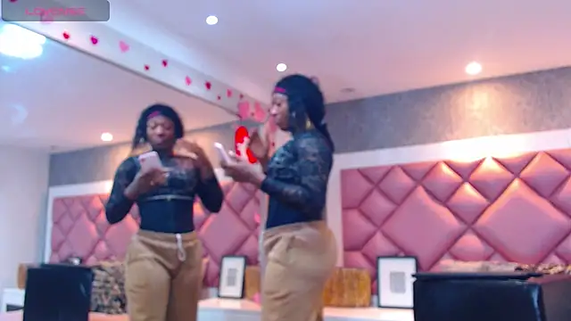 Snapshot of DanielaDuff chatting on October 2025 07:36:02 PM DanielaDuff online show from October 2025 07:36:02 PM