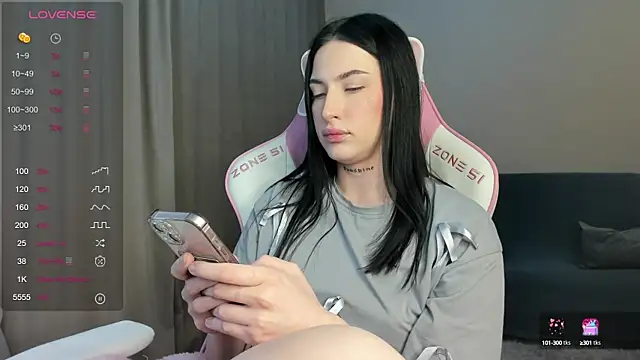 JenniferQueen11 online show from January 2025 02:19:02 PM