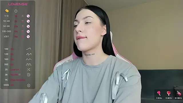 JenniferQueen11 online show from January 2025 10:50:01 PM