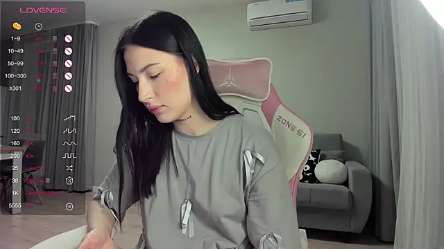 JenniferQueen11 online show from February 2025 02:27:01 PM