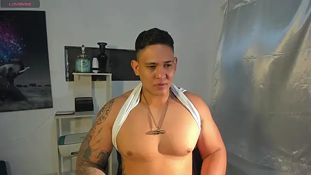 Colton Massif online show from December 2024 06:21:01 AM