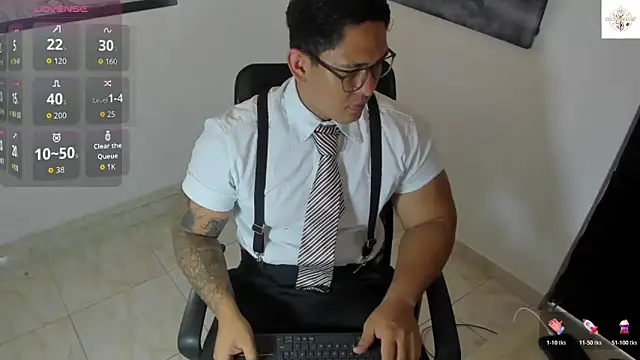 Colton Massif online show from November 2025 07:05:01 PM