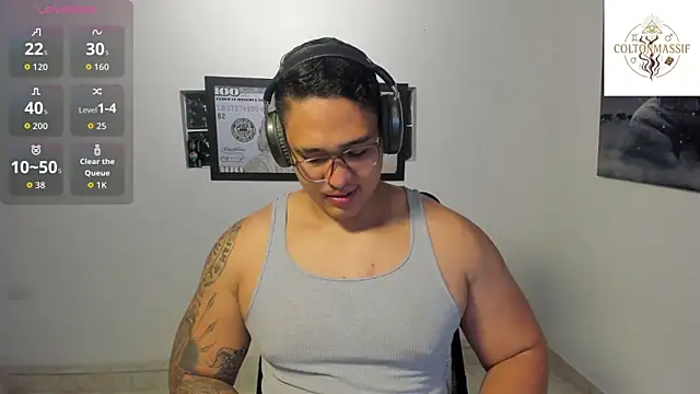 Colton Massif online show from November 2025 03:18:02 AM