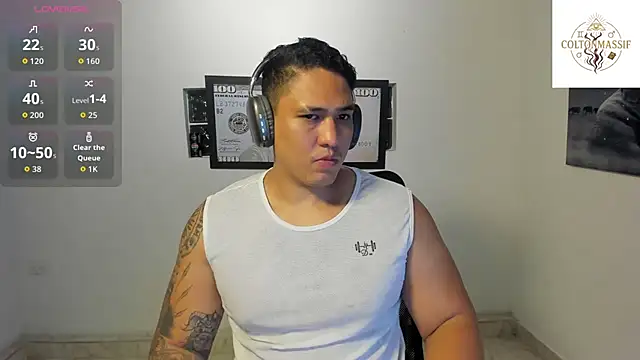 Colton Massif online show from November 2025 01:40:01 AM