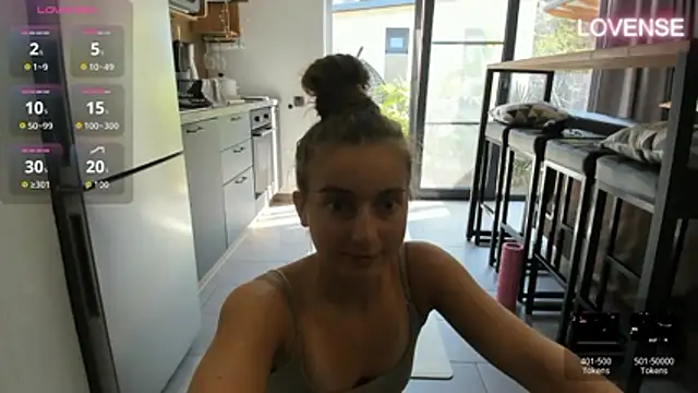 ElizSweet online show from April 2026 12:01:01 PM