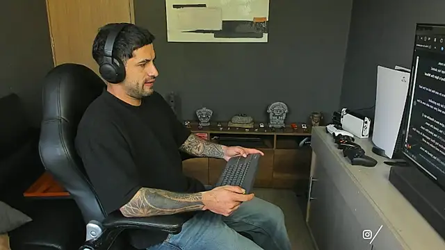 Davevilboy online show from November 2025 12:05:02 PM