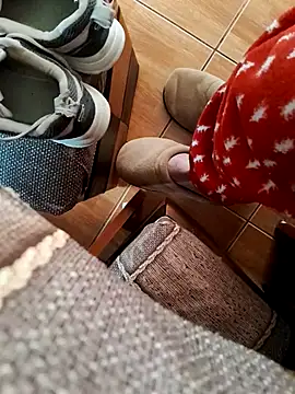 feet toes online show from March 2025 05:27:01 AM