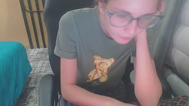 Laco-cO online show from November 2025 11:04:02 PM