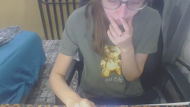 Laco-cO online show from November 2025 07:37:01 PM