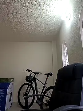 HunnyyLove online show from December 2024 08:57:02 PM