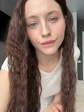 Camilla Railian online show from March 2025 01:19:02 PM