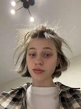 Camilla Railian online show from April 2026 05:13:02 PM