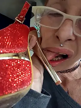 FrozenWaffle online show from September 2025 05:38:01 PM