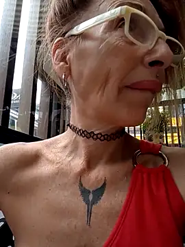 FrozenWaffle online show from April 2026 02:47:02 PM