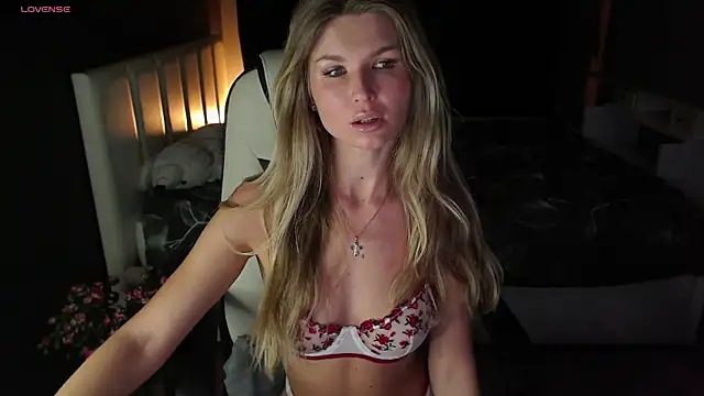 AngelMiaM online show from January 2025 08:04:01 PM