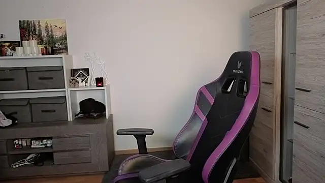 TinniAngel online show from September 2025 05:35:01 PM