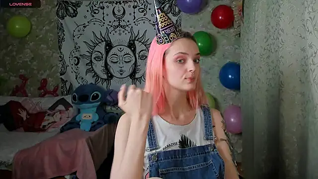 Snapshot of Cutie_Adelia chatting on December 2024 10:24:01 AM Cutie Adelia online show from December 2024 10:24:01 AM