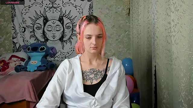 Snapshot of Cutie_Adelia chatting on December 2024 12:07:02 PM Cutie Adelia online show from December 2024 12:07:02 PM