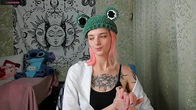 Snapshot of Cutie_Adelia chatting on December 2024 12:12:02 PM Cutie Adelia online show from December 2024 12:12:02 PM