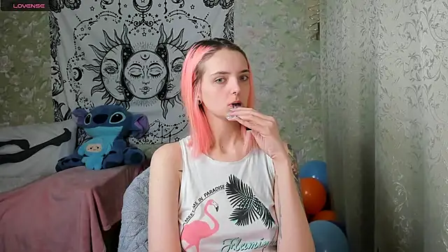 Snapshot of Cutie_Adelia chatting on December 2024 10:26:02 AM Cutie Adelia online show from December 2024 10:26:02 AM