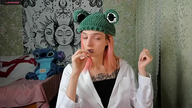 Snapshot of Cutie_Adelia chatting on January 2025 01:04:01 PM Cutie Adelia online show from January 2025 01:04:01 PM