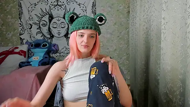 Snapshot of Cutie_Adelia chatting on January 2025 12:58:02 PM Cutie Adelia online show from January 2025 12:58:02 PM