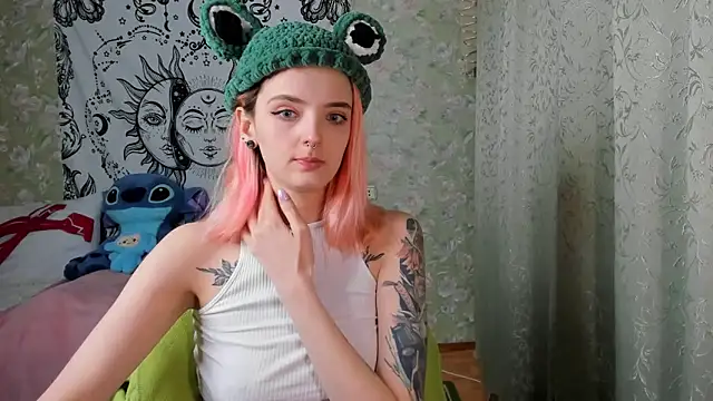 Snapshot of Cutie_Adelia chatting on January 2025 11:46:01 AM Cutie Adelia online show from January 2025 11:46:01 AM