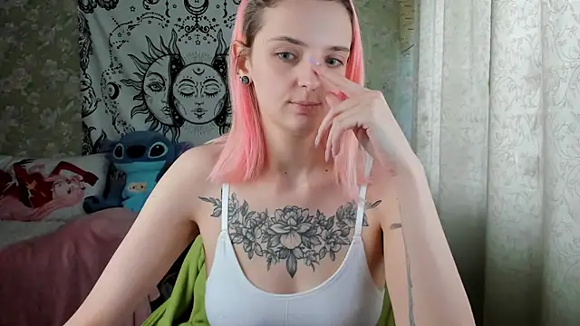 Snapshot of Cutie_Adelia chatting on February 2025 09:42:01 AM Cutie Adelia online show from February 2025 09:42:01 AM