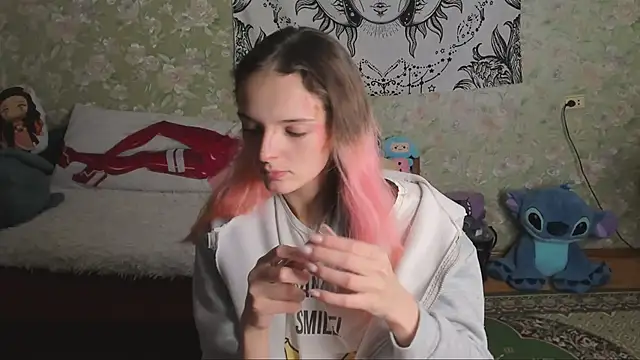 Snapshot of Cutie_Adelia chatting on November 2025 11:21:02 AM Cutie Adelia online show from November 2025 11:21:02 AM