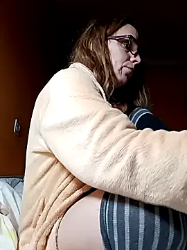 Dettybitch40 online show from October 2025 06:15:02 AM