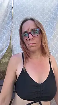 Snapshot of Dettybitch40 chatting on July 2026 01:02:01 PM Dettybitch40 online show from July 2026 01:02:01 PM