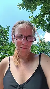 Snapshot of Dettybitch40 chatting on July 2026 01:39:01 PM Dettybitch40 online show from July 2026 01:39:01 PM
