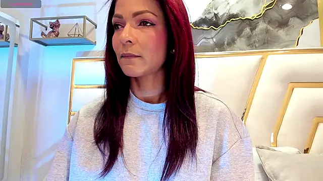 HannaPetit online show from October 2025 07:11:02 PM