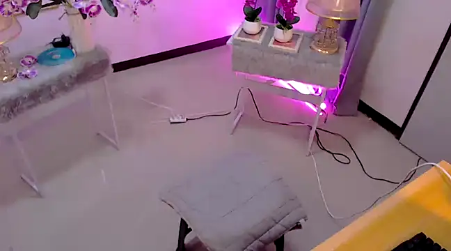 Asian flabby online show from December 2024 06:13:01 PM