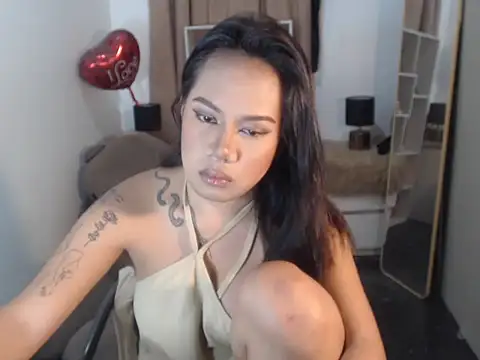 Snapshot of FrancineGarcia chatting on June 2026 01:35:01 PM FrancineGarcia online show from June 2026 01:35:01 PM