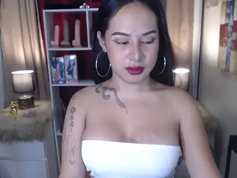 Snapshot of FrancineGarcia chatting on July 2026 04:44:01 PM FrancineGarcia online show from July 2026 04:44:01 PM