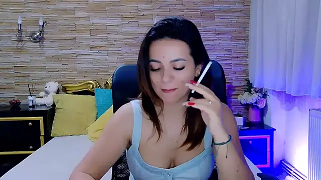 PlayfulElla online show from February 2025 02:49:01 PM