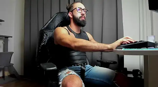 liamaesthetic online show from March 2025 06:40:02 PM