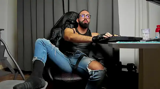 liamaesthetic online show from March 2025 09:43:02 PM