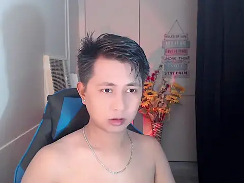 Snapshot of khael_moreno chatting on November 2025 05:12:01 PM khael moreno online show from November 2025 05:12:01 PM