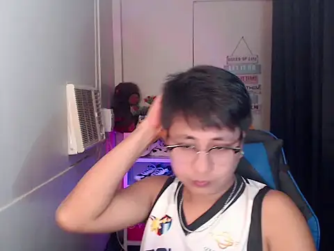 Snapshot of khael_moreno chatting on November 2025 10:42:02 PM khael moreno online show from November 2025 10:42:02 PM