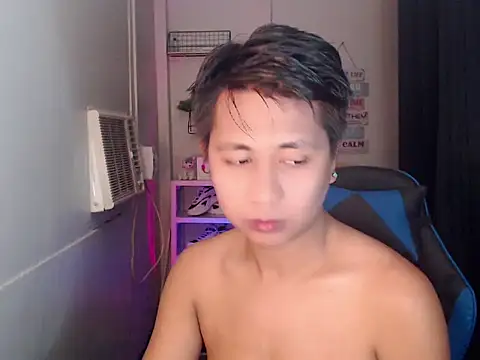 Snapshot of khael_moreno chatting on November 2025 11:17:01 PM khael moreno online show from November 2025 11:17:01 PM