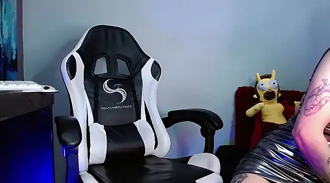 Snapshot of Ardat_Lili69 chatting on December 2024 04:25:01 PM Ardat Lili69 online show from December 2024 04:25:01 PM