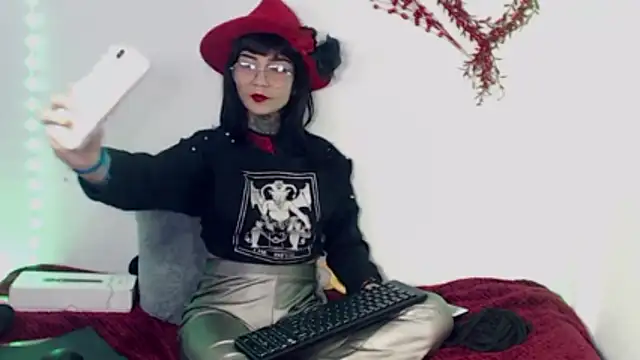 Snapshot of Ardat_Lili69 chatting on November 2025 05:48:01 PM Ardat Lili69 online show from November 2025 05:48:01 PM