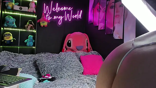 Emilyjhonson 01 online show from January 2025 02:28:02 PM