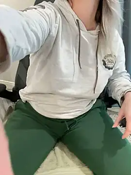 Snapshot of Vivian_MayXxX chatting on December 2024 11:13:01 PM Vivian MayXxX online show from December 2024 11:13:01 PM